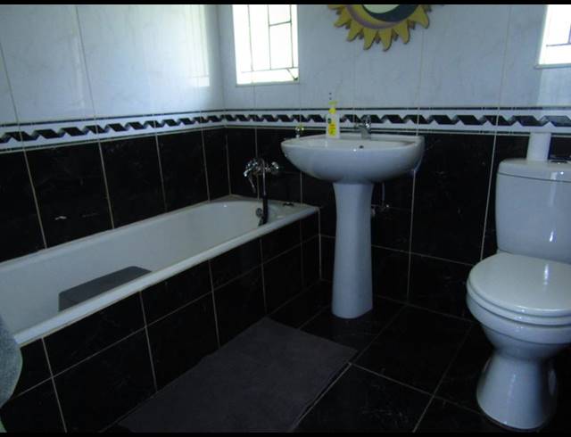 3 BEDROOM HOUSE FOR SALE IN CROYDON